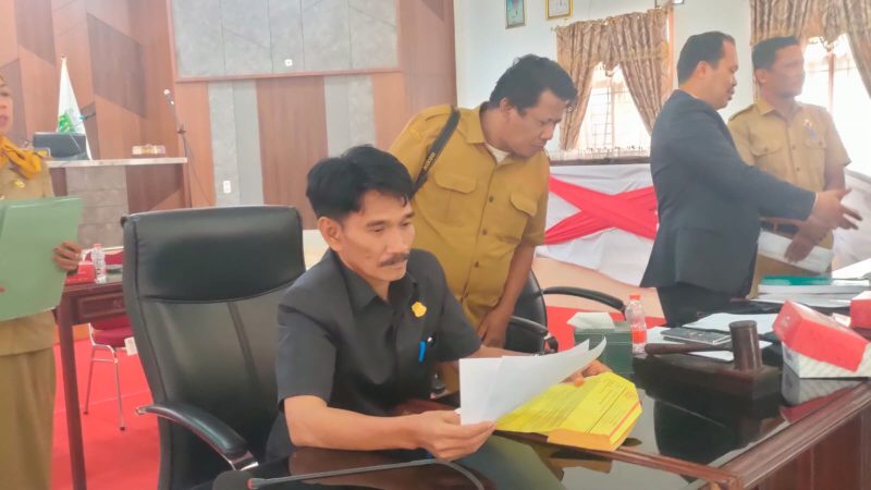 Korban Penggusuran di Desa Maroneng Ngadu di DPRD Pinrang