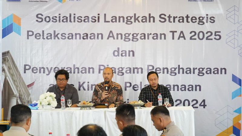 KPPN Sosialisasi Langkah Strategis Pelaksanaan Anggaran 2025 dan Penyerahan Penghargaan Satker Berprestasi 2024