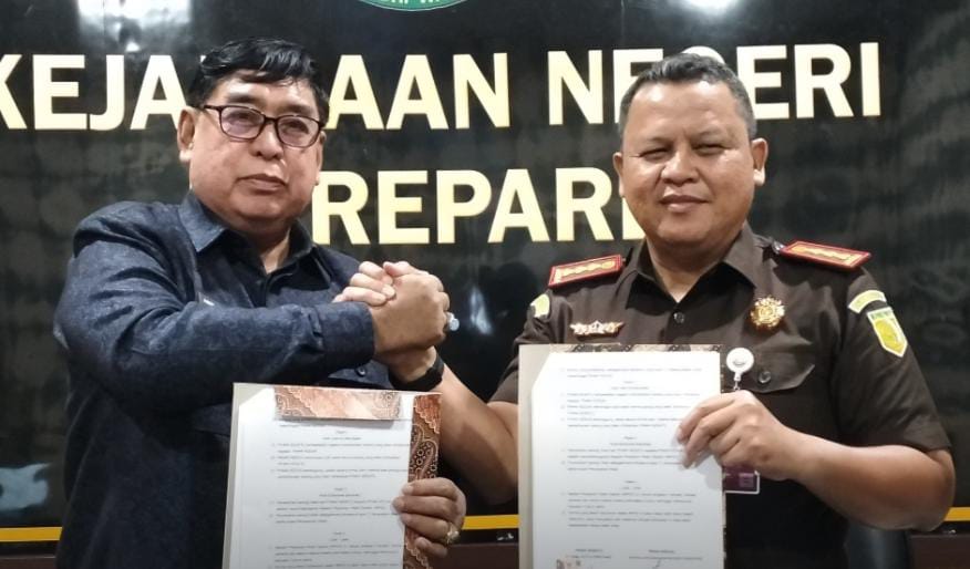 Kejari Parepare Terima Hibah Bangunan dari Pemkot