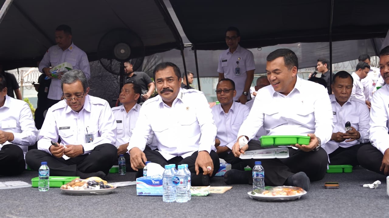 Menteri Imipas Makan bersama Warga Binaan Rutan Cipinang