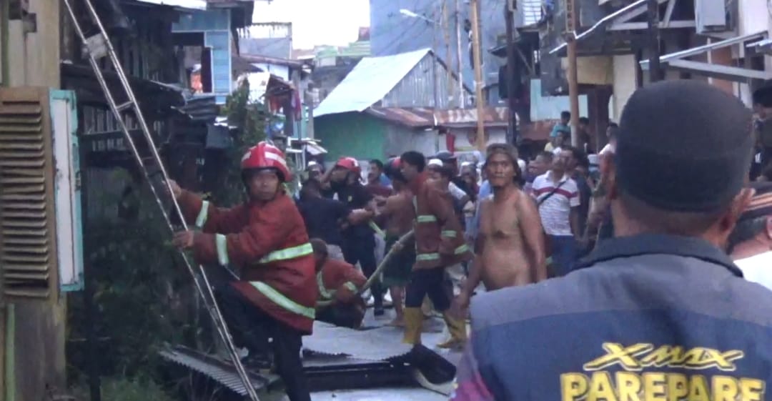 Pangkalan Gas Elpiji 3 Kg di Parepare Terbakar