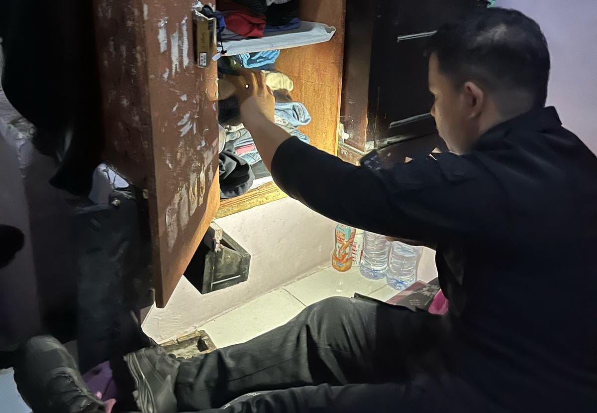 Petugas Sita Barang Ini saat Razia Hunian Warga Binaan Lapas Parepare