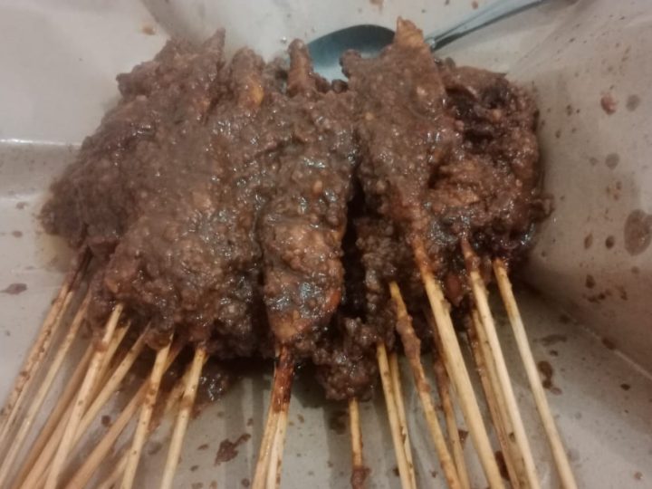 Malam Pertama di Parepare, Sate Menjadi Teman Lapar