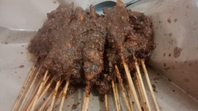 Malam Pertama di Parepare, Sate Menjadi Teman Lapar