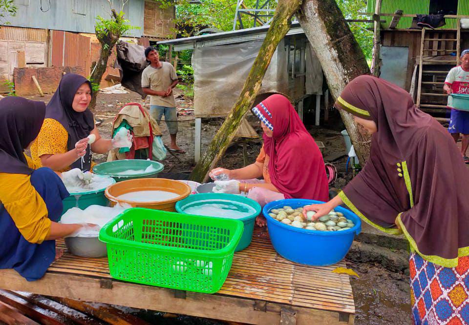 Pertamina Sulawesi Kembangkan Budidaya Bebek Petelur di Maros