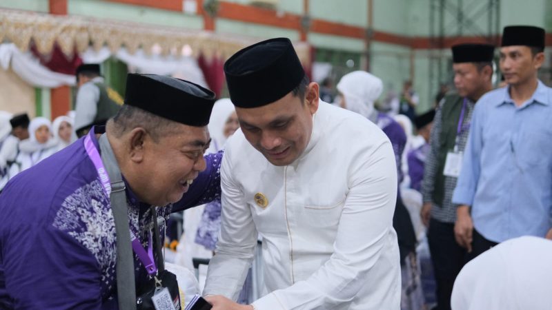 127 Jemaah Calon Haji Parepare Berangkat ke Asrama Sudiang