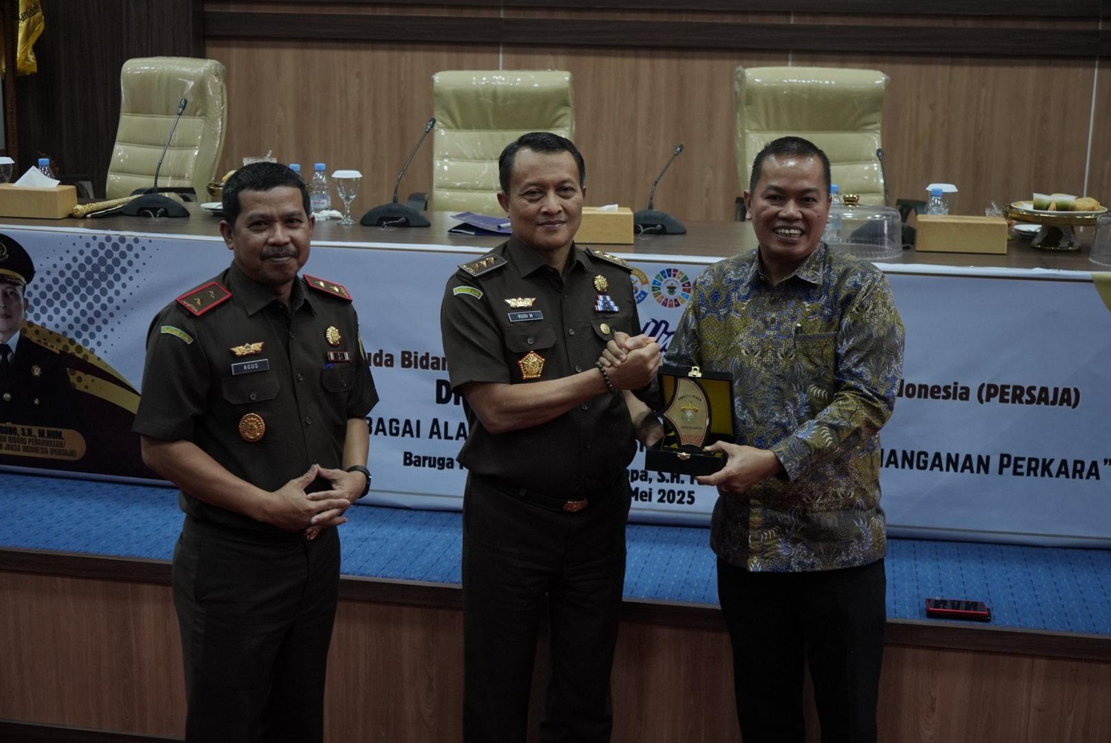 Jamwas Rudi Margono Motivasi Mahasiswa Hukum Unhas Tekun Belajar dan Cermati Kekosongan Hukum