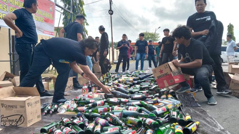 Polres Pinrang Musnahkan Ribuan Botol Miras
