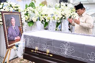 Sebelum Wafat, Prabowo Akui Masih Sempat Chat-an Dengan Kwik Kian Gie