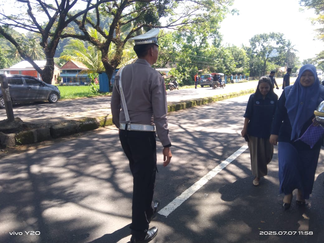 Personil Polsek Bungoro Gelar Pengamanan Hajatan Warga sebagai Bentuk Kepedulian Polri