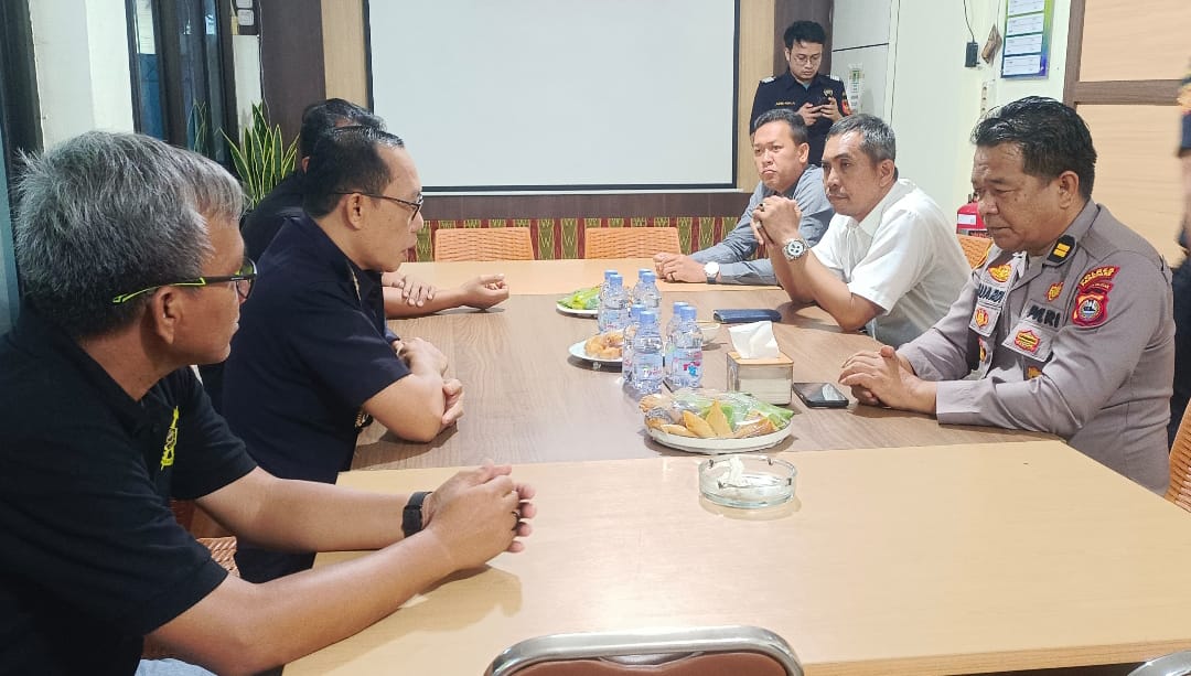 Kapolsek KPN Bertandang ke Kantor Bea Cukai Parepare, Perkuat Sinergitas dan Komitmen Kerjasama