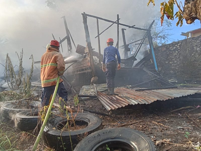 Tiga Rumah Warga Bukit Harapan Hangus Dilalap Api