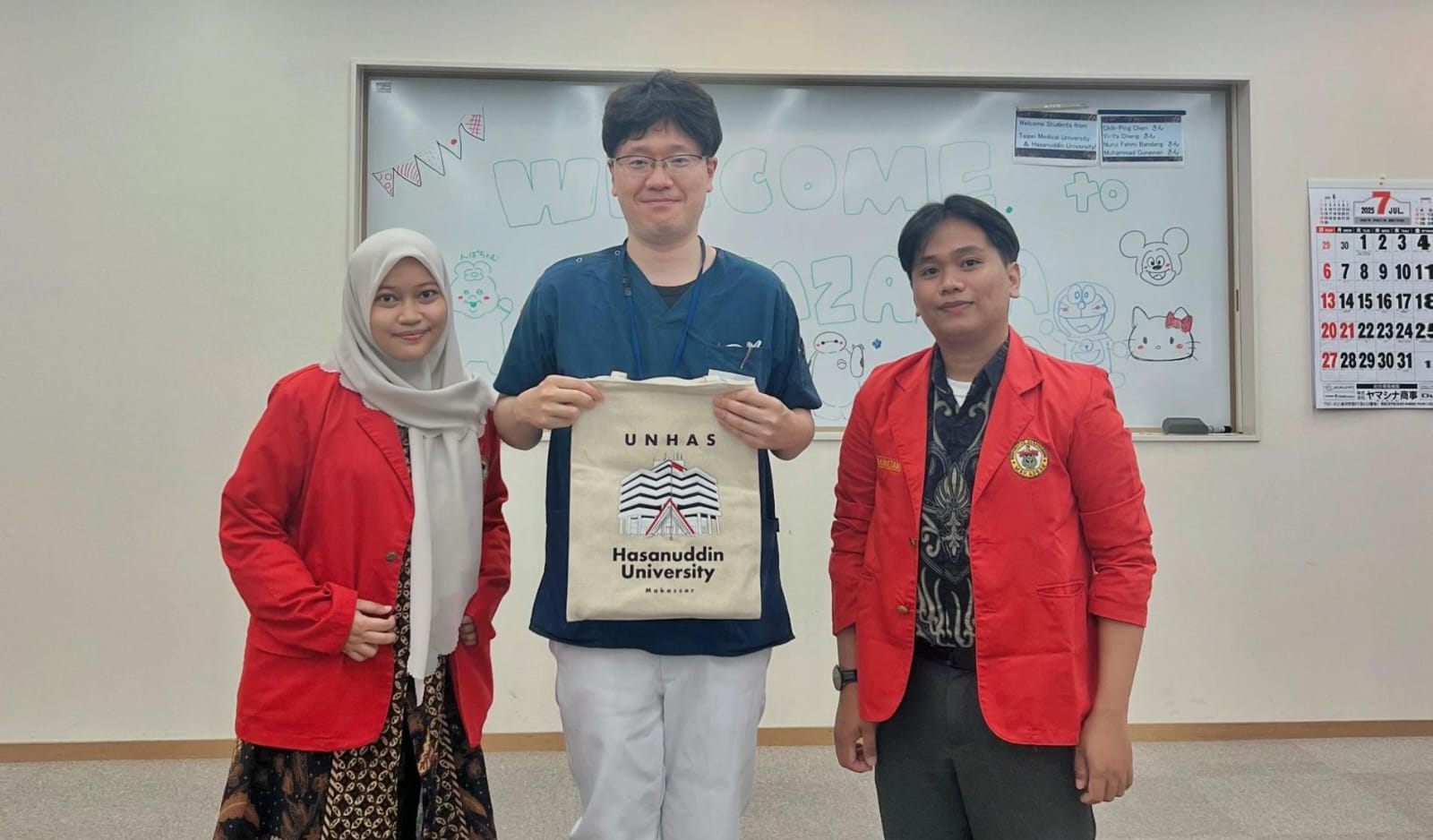Dua Mahasiswa Keperawatan Unhas Tuntaskan Program Praktik Klinis Global di Jepang