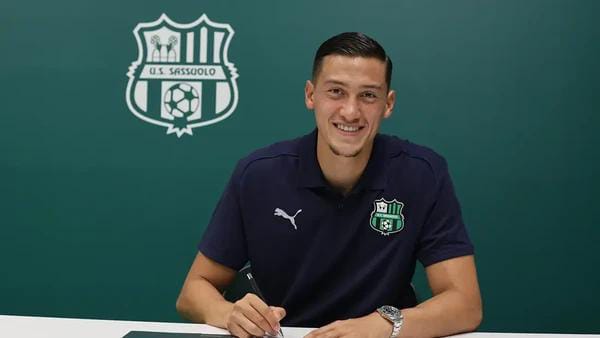 Hengkang dari Venezia, Jay Idzes Resmi Berlabuh di Sassuolo