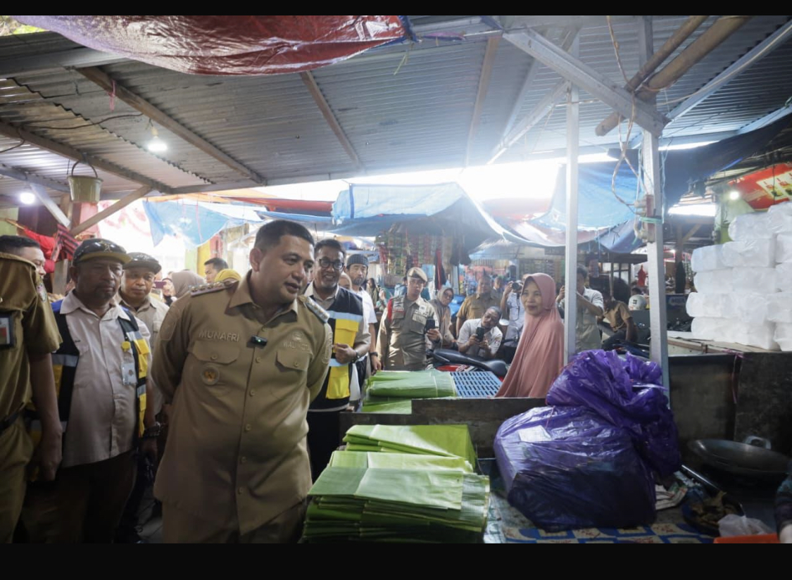 Sidak Pasar, Walikota Makassar dan TPID Cek Harga Pangan