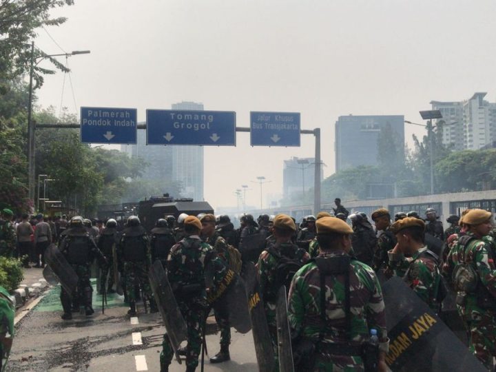 Kapolres Parepare Apresiasi Aksi Damai Pengunjuk Rasa yang Berjalan Tertib - Decimal News