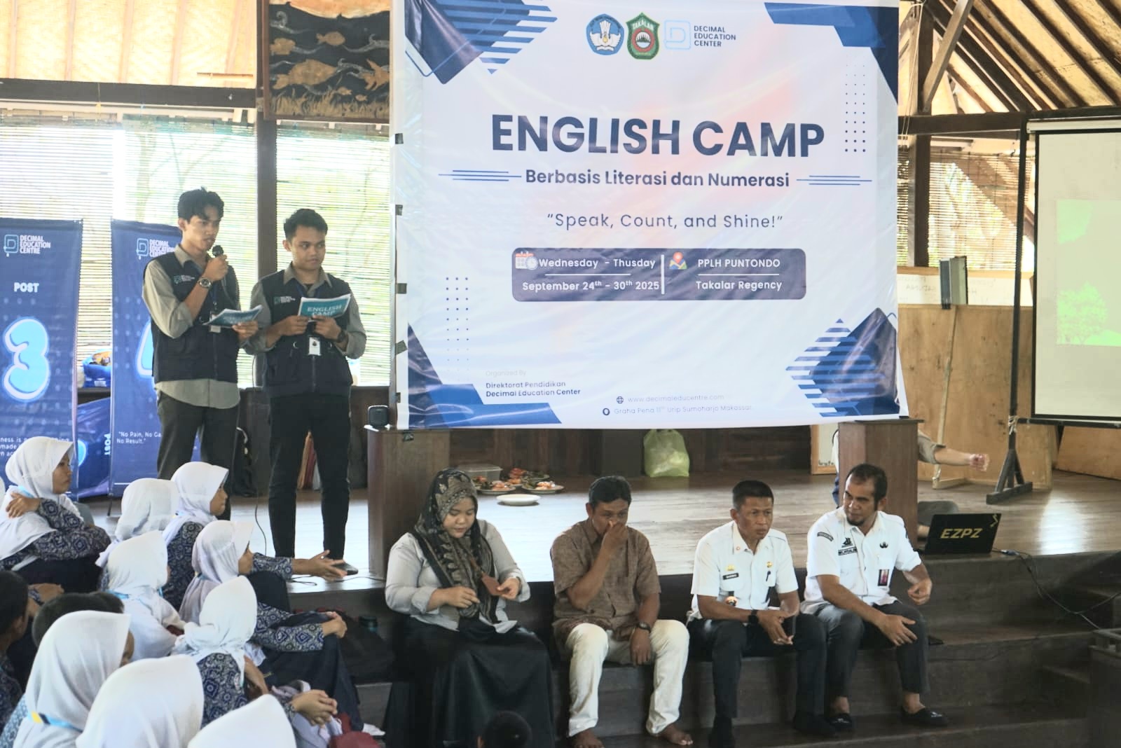 Puluhan Siswa-Siswi SMP se Kabupaten Takalar Hadiri English Camp PT Decimal Edu di Puntondo