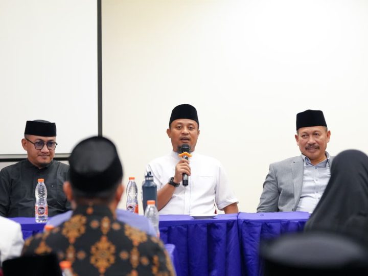 Gubernur Andi Sudirman Lepas 22 Peserta Kafilah Sulsel untuk Bertanding di STQH Nasional XXVIII