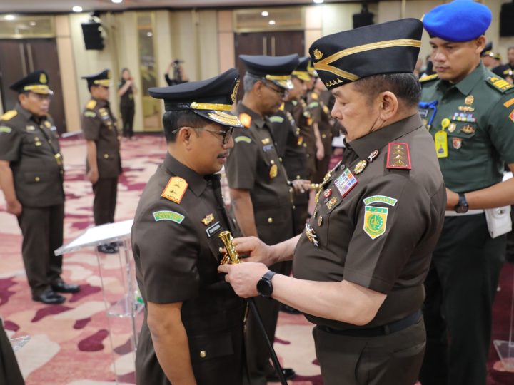 Jaksa Agung ST Burhanuddin Lantik Didik Farkhan Alisyahdi Jadi Kajati Sulsel