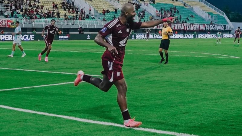 Alex Tanque Hatrick, PSM Makassar Menang Besar Merangsek ke 10 Besar