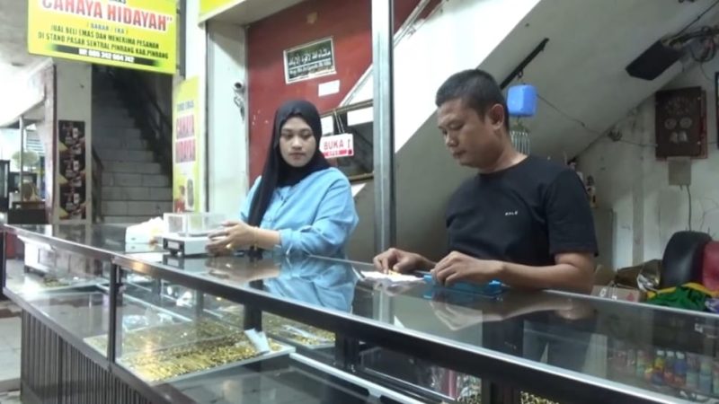 Emak-Emak di Pinrang Diduga Jual Emas Palsu, Pedagang Pasar Sentral jadi Korban