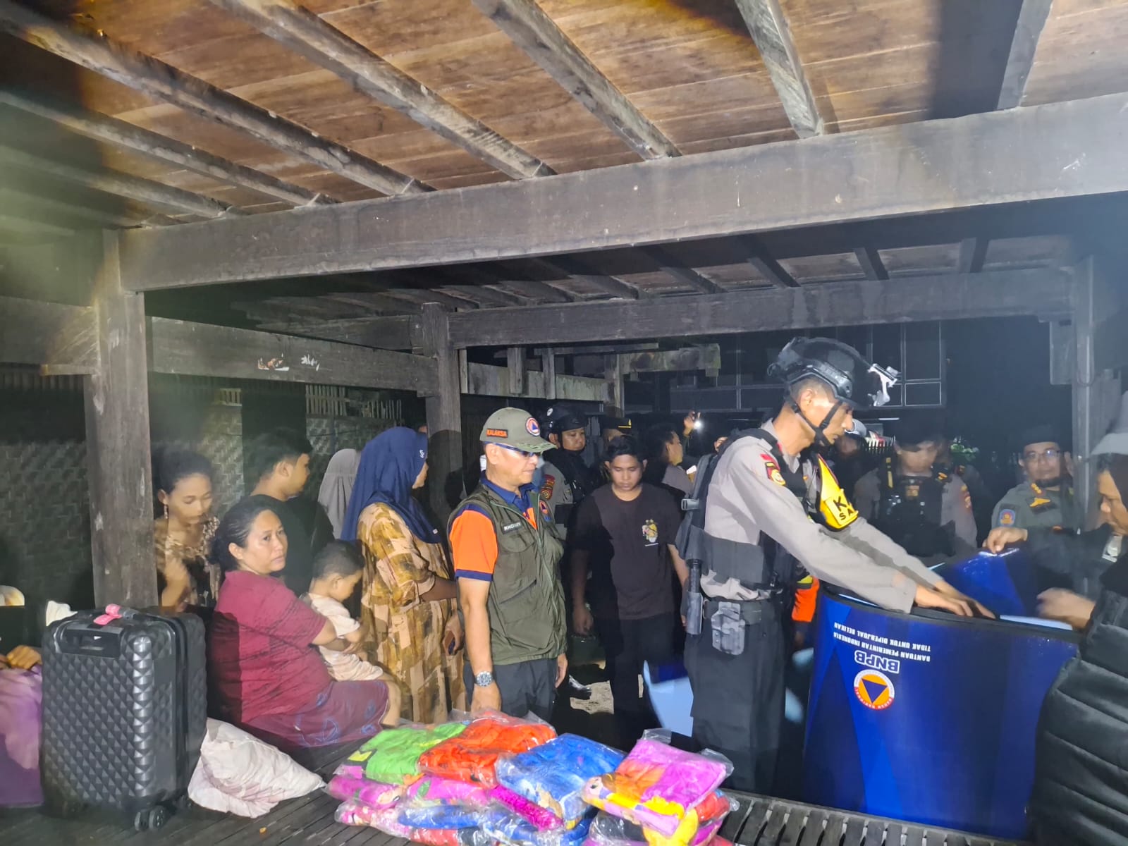 BPBD Pinrang Sigap ke Lokasi Angin Puting Beliung Rusak yang Terjang Rumah-Bangunan di Dua Kecamatan