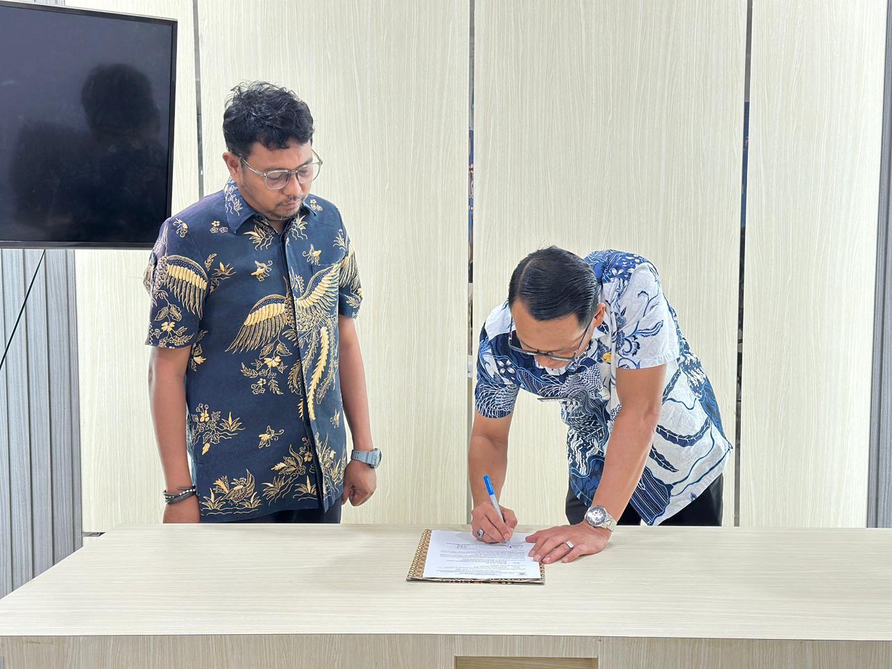 Dorong Kinerja Profesional dan Terukur, Biro Pemkesra Sulbar Laksanakan Penandatanganan Perjanjian Kinerja