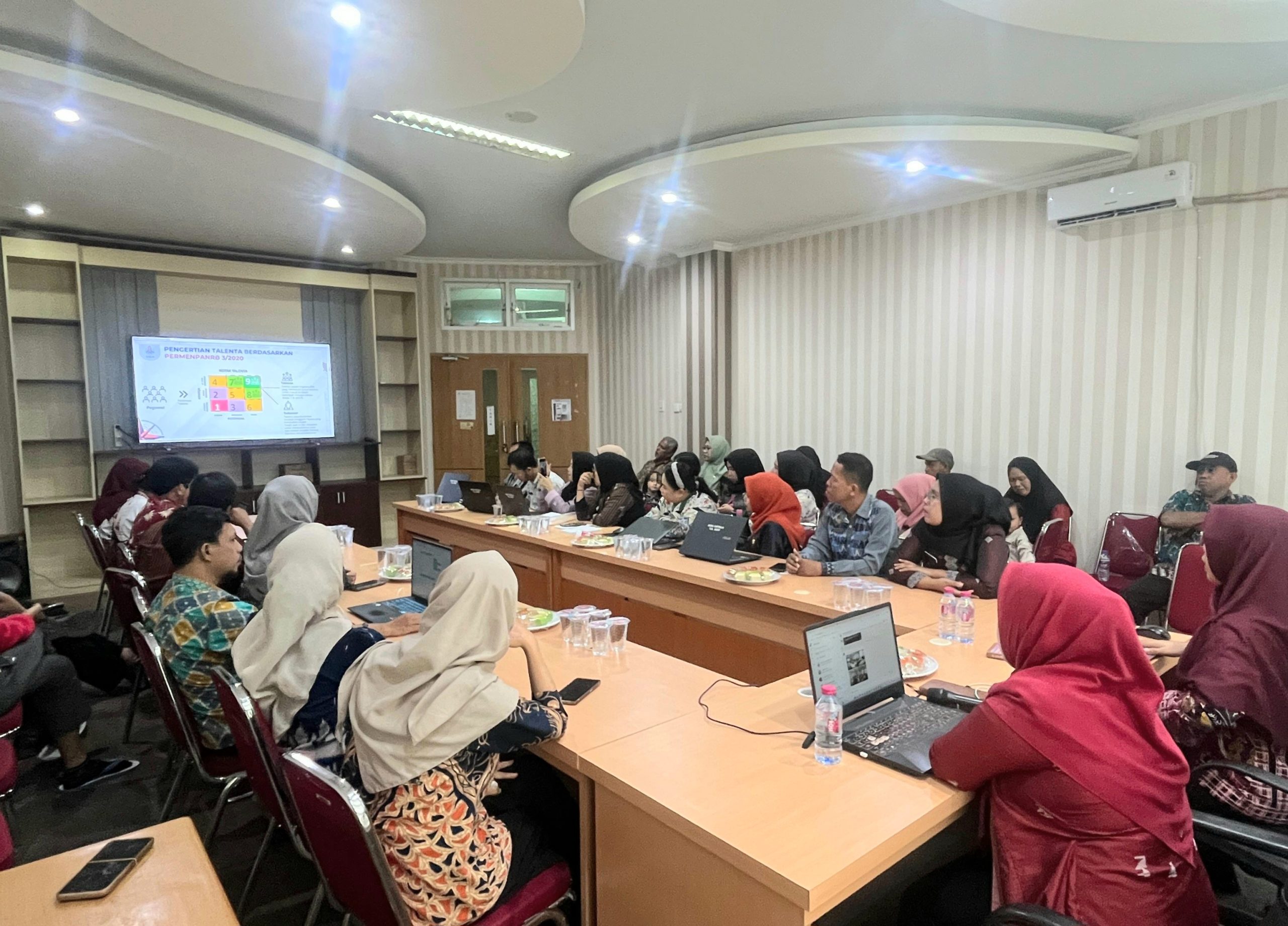 Mengenal Lebih Dalam Aplikasi SIMATA, ASN Biro Organisasi Sulbar Ikuti Coaching Clinic