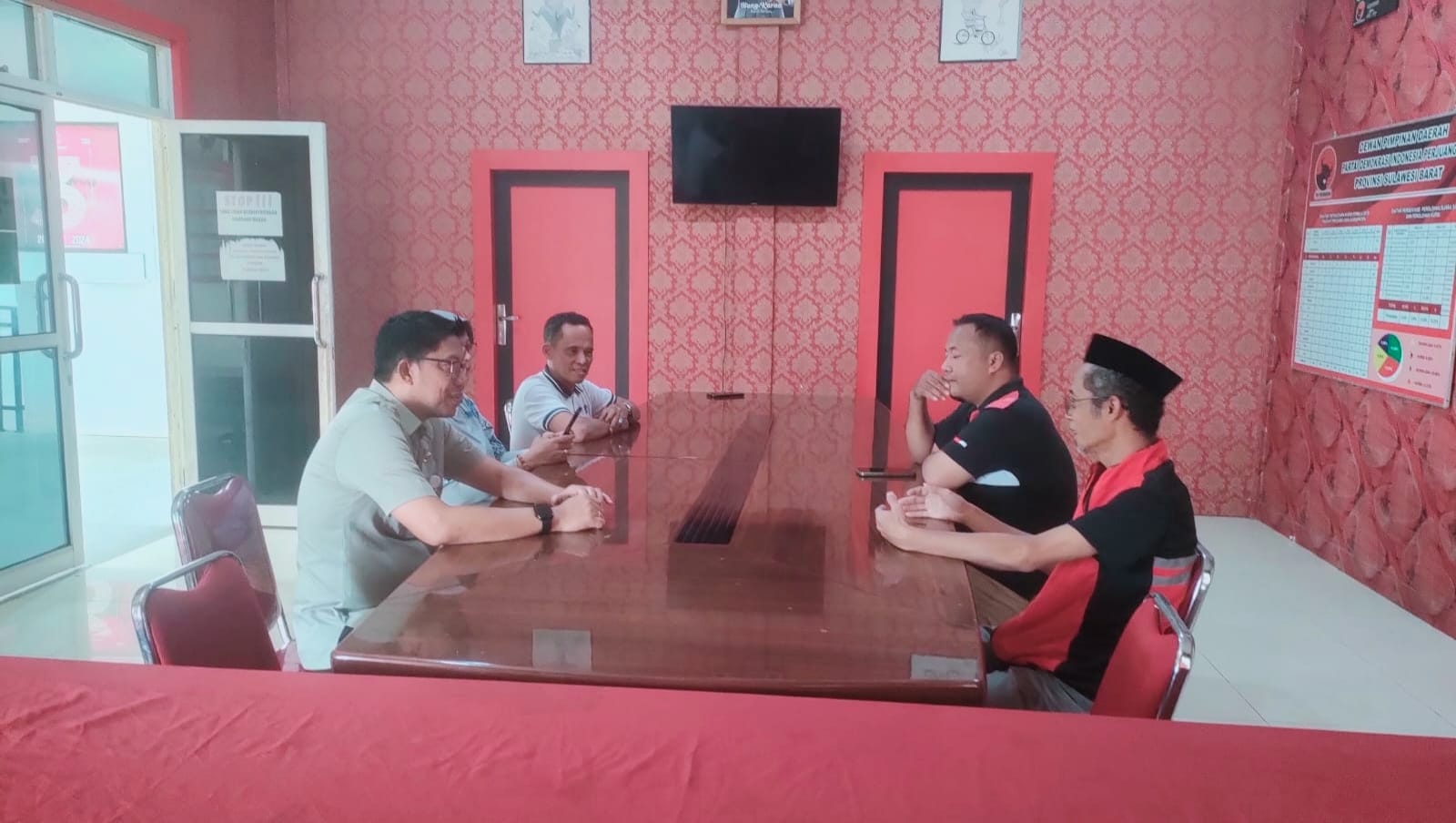 Bangun Koordinasi, Kesbangpol Sulbar Gelar Silaturahmi ke Kantor DPD PDIP