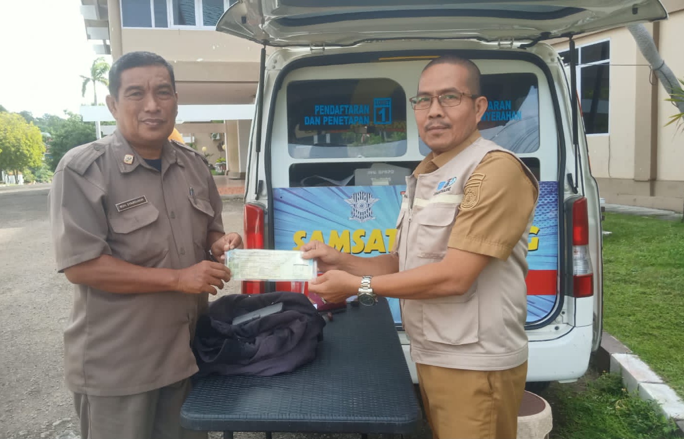 Optimalisasi Pelayanan Publik, Layanan SAMKEL Pembayaran Pajak Kendaraan Dibuka di Kantor Bupati Majene