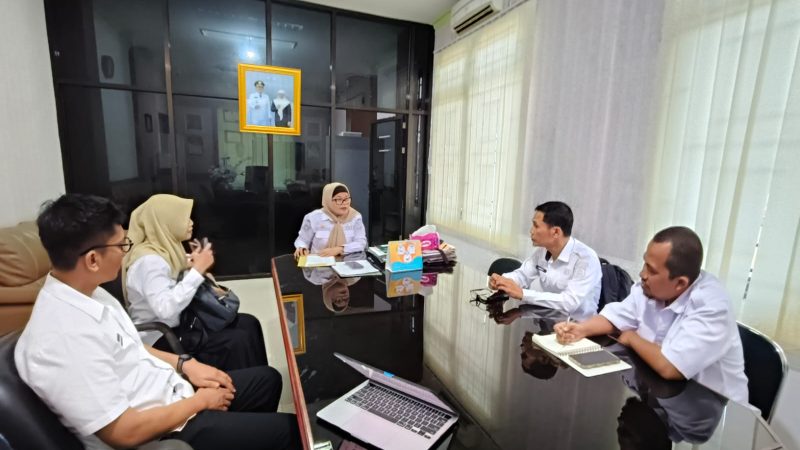 Perkuat Penanganan KLB Dugaan Keracunan, DKPPKB Sulbar Konsolidasikan Tim Internal