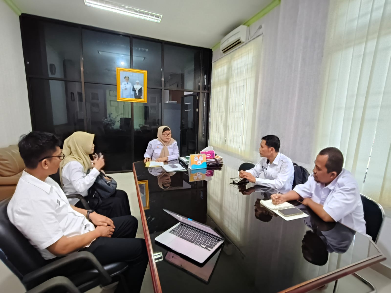 Perkuat Penanganan KLB Dugaan Keracunan, DKPPKB Sulbar Konsolidasikan Tim Internal