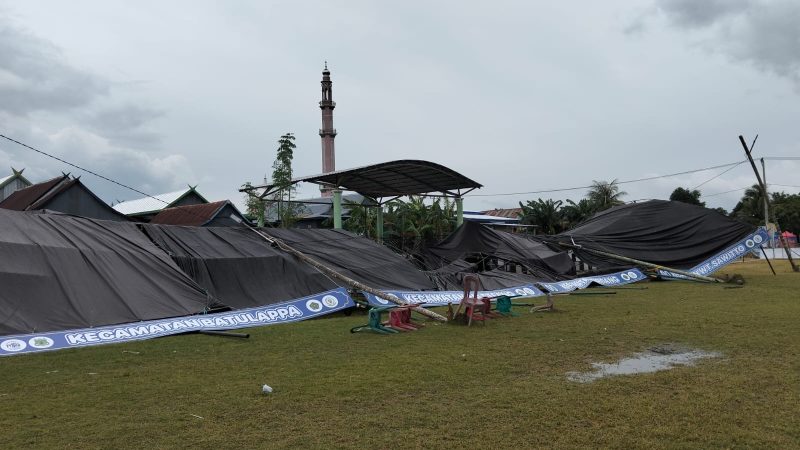 Tenda Peserta MTQ di Pinrang Ambruk Diterjang Angin Kencang 