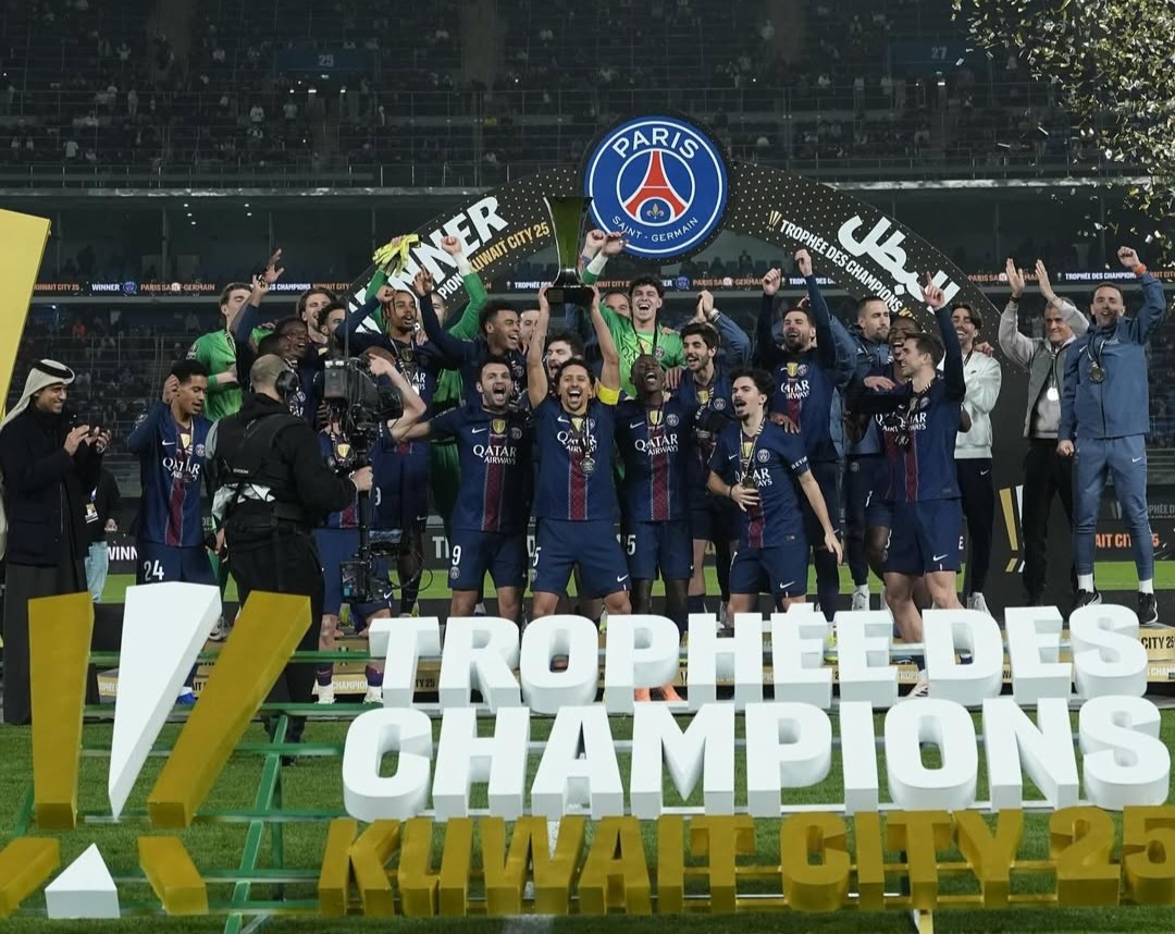 PSG Angkat Piala Super Prancis Usai Menang Dramatis