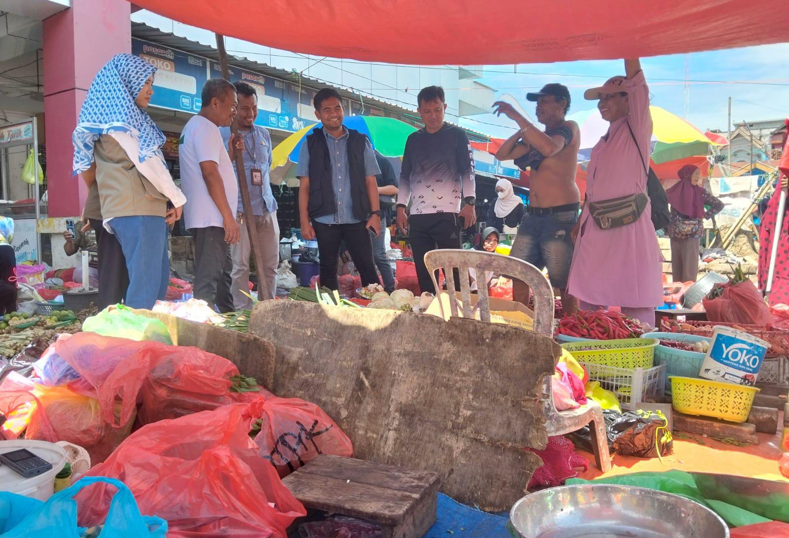 Satgas Pangan Sidak 14 Komoditi Bapok di Pasar Tradisional Pinrang