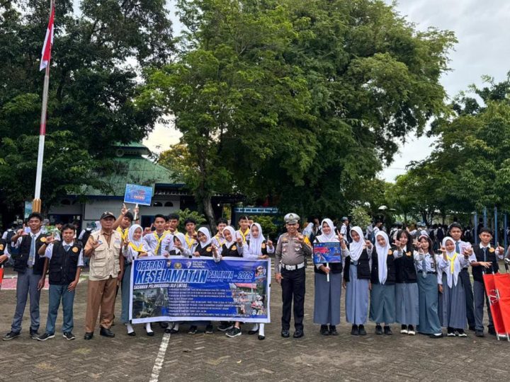 Upaya Pembentukan Pelajar Berkeselamatan Berkendara, Sat Lantas Polres Parepare Lakukan Police Goes To School di SMKN 2