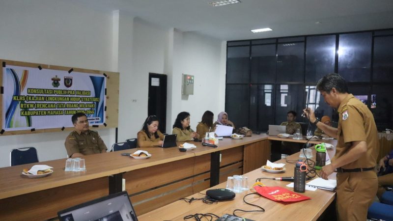 Integrasikan Prinsip Lingkungan dalam RTRW, DLHK Sulbar Kaji Dokumen Strategis Kabupaten Mamasa