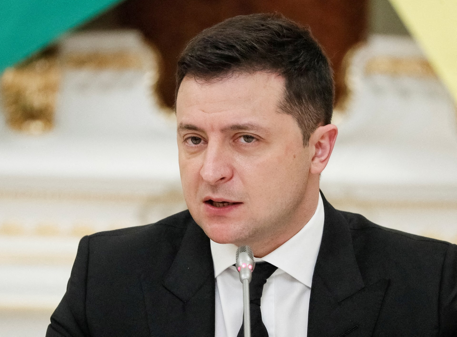 Ketegangan Global Memanas, Zelensky Sebut Rusia Kirim Drone Tempur ke Iran