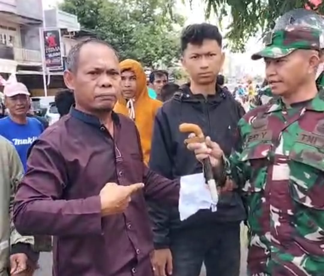 Diduga soal Klaim Lahan, Warga Pinrang Berseteru, Danpos Watang Sawitto Amankan Sajam