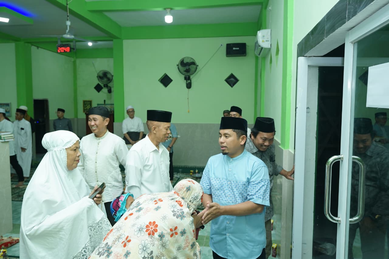 Safari Ramadan Pemkot Parepare Berlanjut- Penyerahan Bantuan ke Masjid Ni’matul Asri