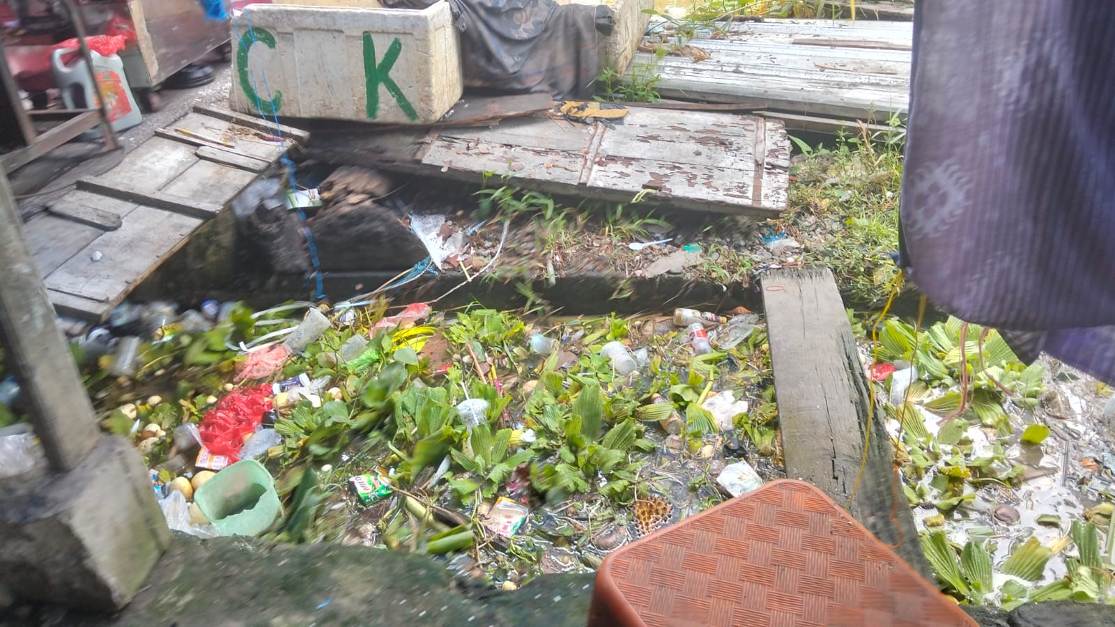 Pasar Kampung Jaya Pinrang Kurang Terurus, Banyak Sampah hingga Bangkai di Selokan