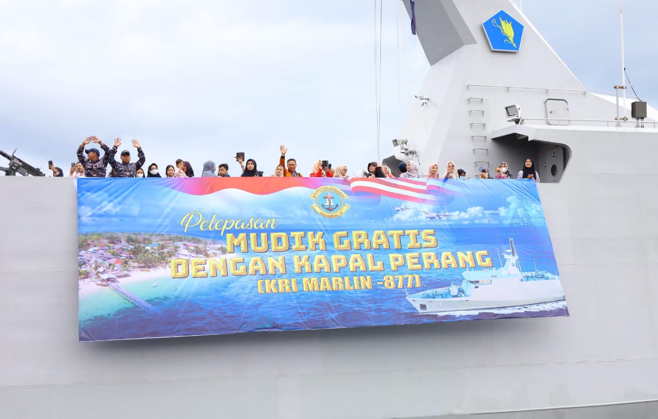 Kapolda Sulsel Hadiri Pelepasan Mudik Gratis KRI Martin-877