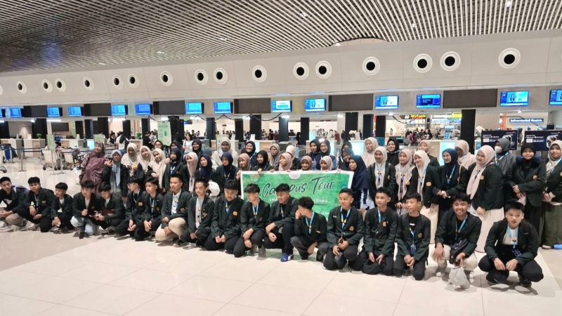 Rombongan Edutour Al Fityan Berangkat Jelajahi Kampus Top Jakarta-Bandung