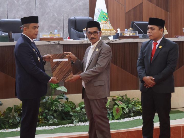 DPRD Pinrang Sampaikan Rekomendasi LKPJ Bupati Tahun Anggaran 2025