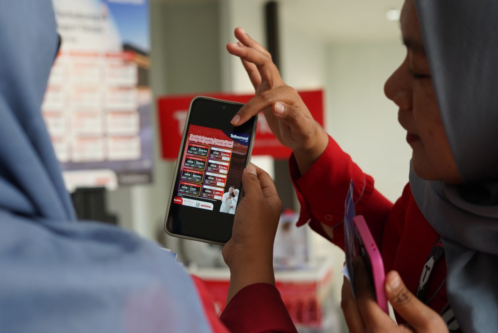 Kuota Haji hingga 42 GB, Ibadah Haji Tenang dengan Paket RoaMAX Haji Telkomsel