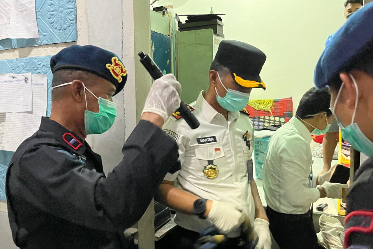 Libatkan APH, Lapas Parepare Sidak Hunian Warga Binaan