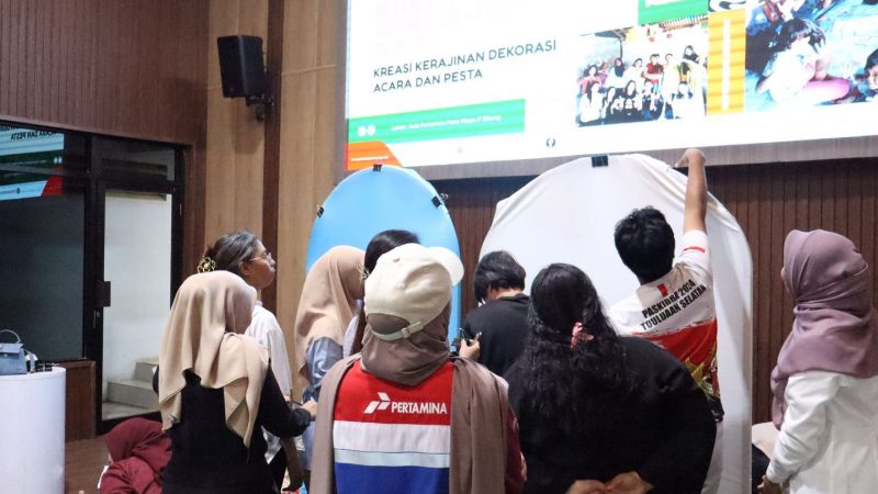 Pertamina Sulawesi melalui IT Bitung Dorong Kemandirian Kelompok Binaan Lewat Pelatihan Kreasi Dekorasi Acara