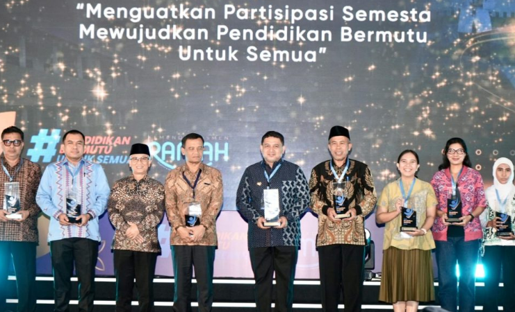 Makassar Raih Penghargaan Nasional Wajib Belajar 13 Tahun, Appi: Tak Boleh Ada Anak Putus Sekolah