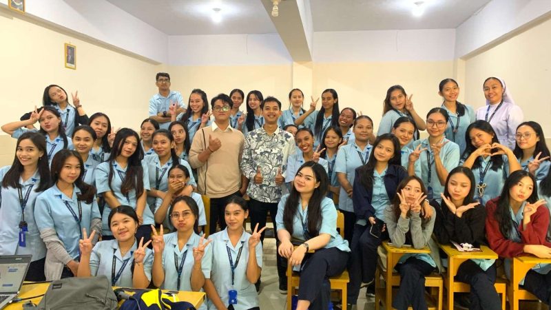Siapkan Perawat Kelas Dunia, Decimal Education Center Terapkan “Role Play” Englis di STIKES Stella Maris