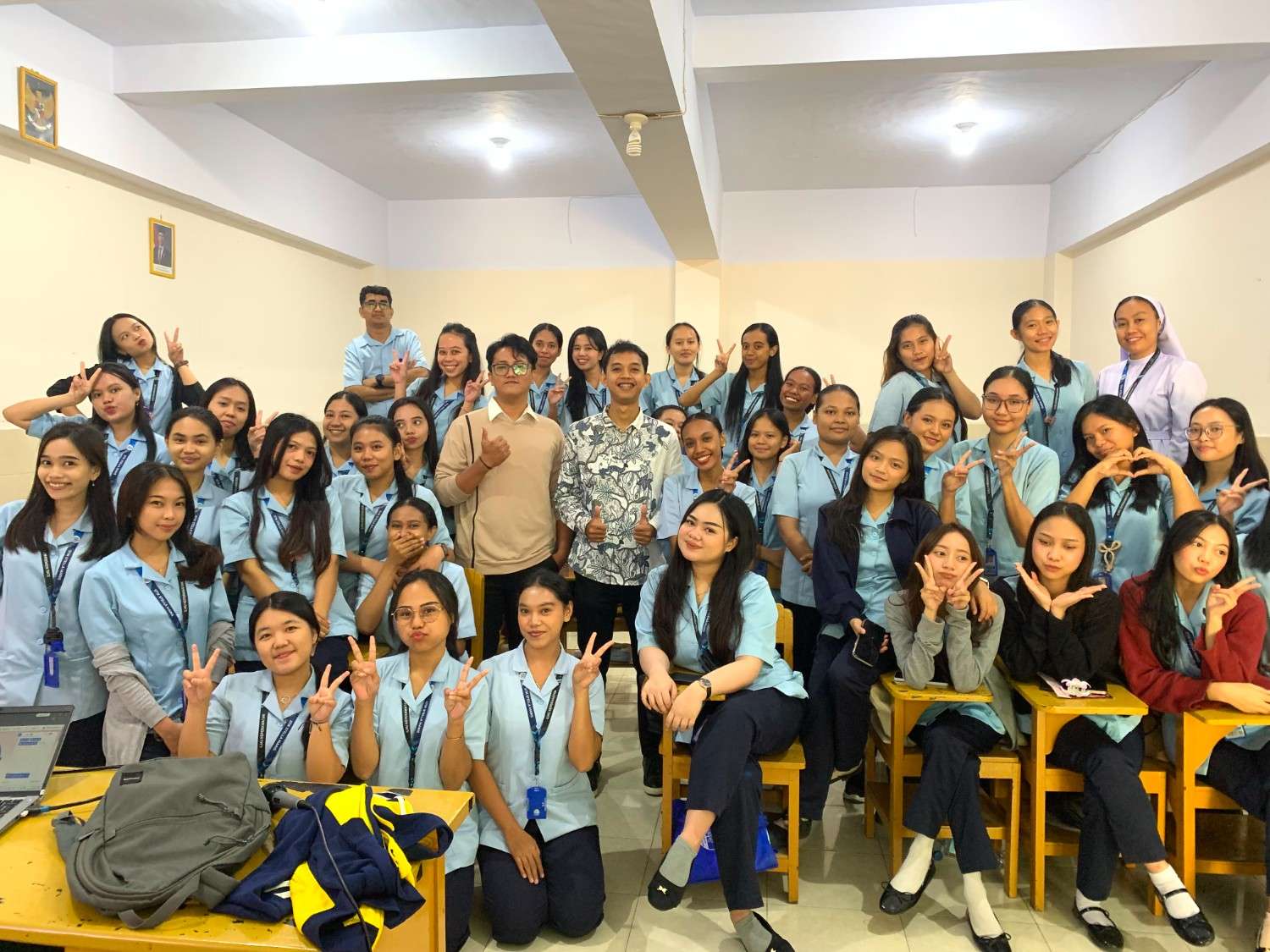 Siapkan Perawat Kelas Dunia, Decimal Education Center Terapkan “Role Play” Englis di STIKES Stella Maris